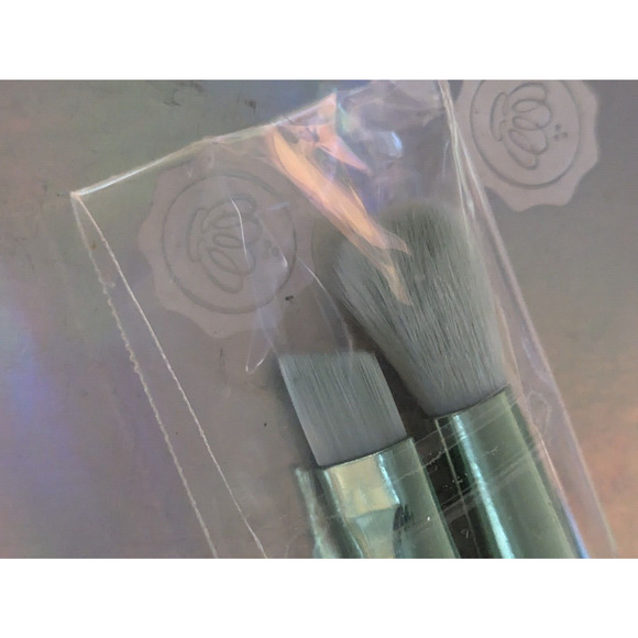 Elaina Badro Divine Duo Set w/ Angled & Blending Brushes ~ Shades of Green ~New - Picture 4 of 8